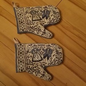 AUSTRIAN OVEN MITTS set of 2